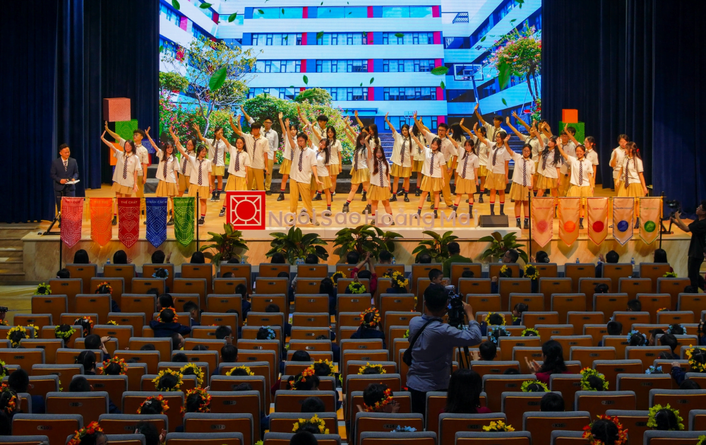 Tổ chức hoạt động phong trào tại hội trường