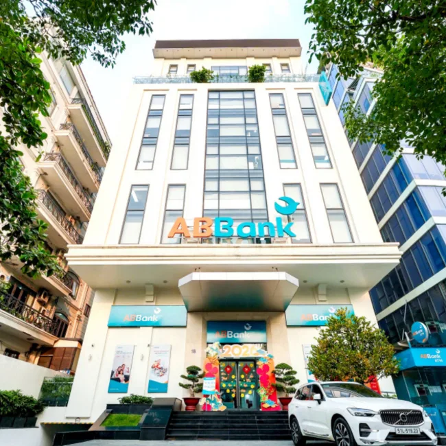 Thi công ngân hàng ABBank theo nhận diện "Chim xanh hạnh phúc" mới